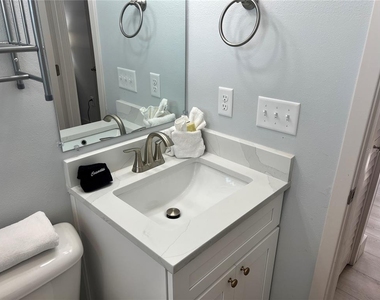 6020 Midnight Pass Road - Photo Thumbnail 8