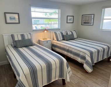 6020 Midnight Pass Road - Photo Thumbnail 14