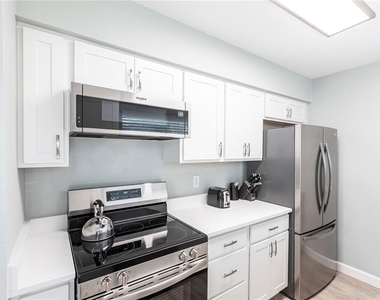 6020 Midnight Pass Road - Photo Thumbnail 9