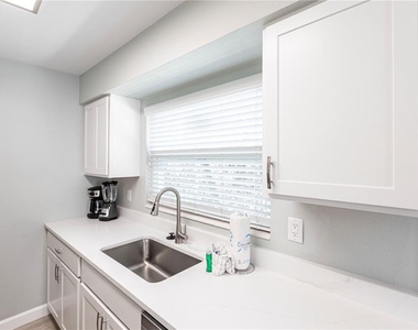 6020 Midnight Pass Road - Photo Thumbnail 10