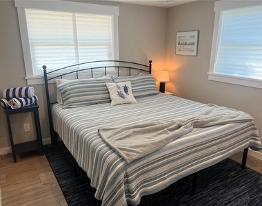 6020 Midnight Pass Road - Photo Thumbnail 8