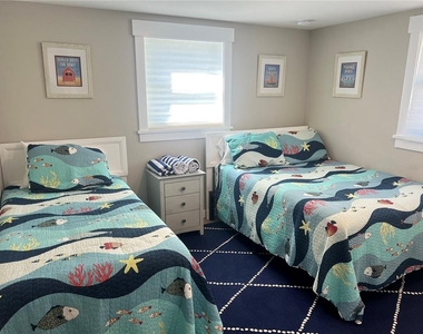 6020 Midnight Pass Road - Photo Thumbnail 11