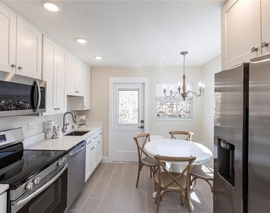 6020 Midnight Pass Road - Photo Thumbnail 7