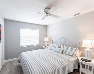 6020 Midnight Pass Road - Photo Thumbnail 24