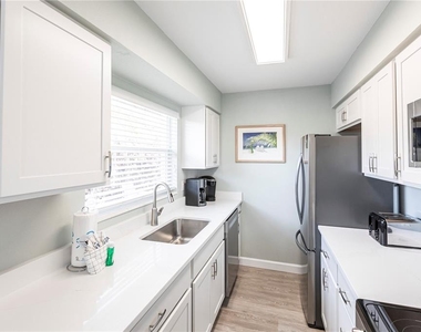 6020 Midnight Pass Road - Photo Thumbnail 18