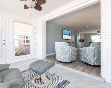 6020 Midnight Pass Road - Photo Thumbnail 7