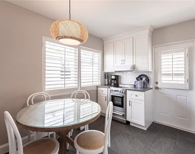 6020 Midnight Pass Road - Photo Thumbnail 10