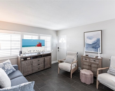 6020 Midnight Pass Road - Photo Thumbnail 8