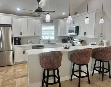 6020 Midnight Pass Road - Photo Thumbnail 7