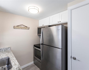 6020 Midnight Pass Road - Photo Thumbnail 7