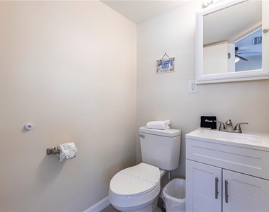6020 Midnight Pass Road - Photo Thumbnail 15