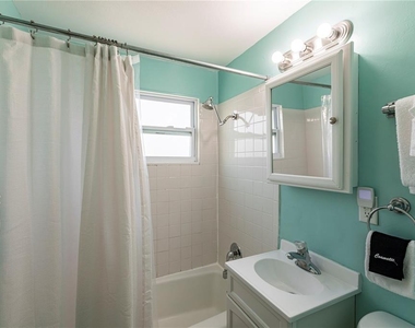 6020 Midnight Pass Road - Photo Thumbnail 20