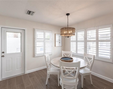 6020 Midnight Pass Road - Photo Thumbnail 7