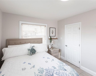 6020 Midnight Pass Road - Photo Thumbnail 23