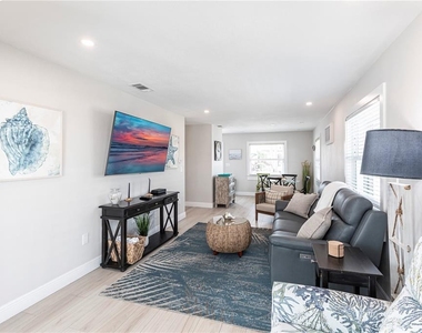 6020 Midnight Pass Road - Photo Thumbnail 7