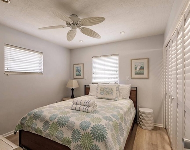 6020 Midnight Pass Road - Photo Thumbnail 6