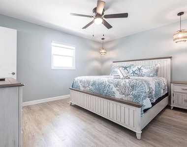 6020 Midnight Pass Road - Photo Thumbnail 7