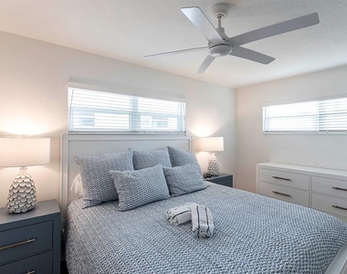 6020 Midnight Pass Road - Photo Thumbnail 15