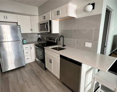 976 Tennessee Lane - Photo Thumbnail 3