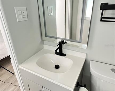 976 Tennessee Lane - Photo Thumbnail 10