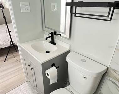 976 Tennessee Lane - Photo Thumbnail 9