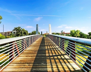 1522 Dunlavy Street - Photo Thumbnail 14