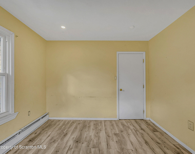 266 Rutter Avenue - Photo Thumbnail 5