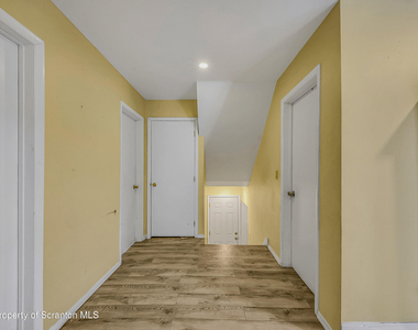 266 Rutter Avenue - Photo Thumbnail 11