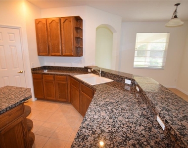 2604 Lutza Way - Photo Thumbnail 20