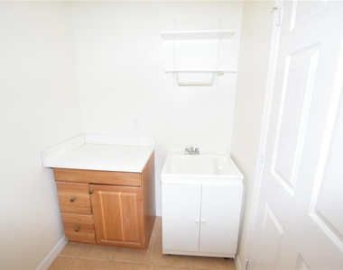 2604 Lutza Way - Photo Thumbnail 34