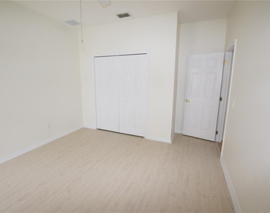 2604 Lutza Way - Photo Thumbnail 25