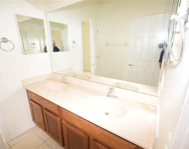 2604 Lutza Way - Photo Thumbnail 30