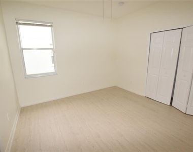 2604 Lutza Way - Photo Thumbnail 27