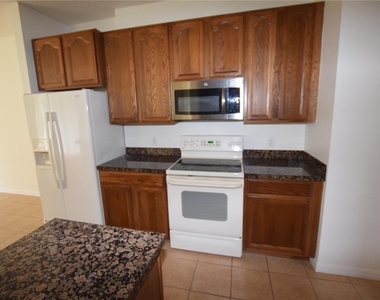 2604 Lutza Way - Photo Thumbnail 13