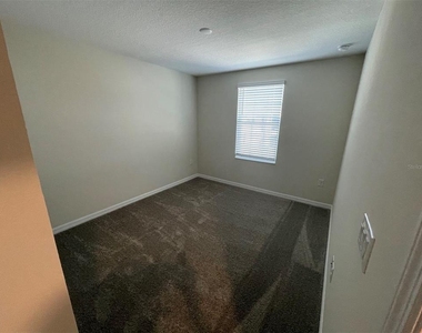 2896 Muller Oak Loop - Photo Thumbnail 12