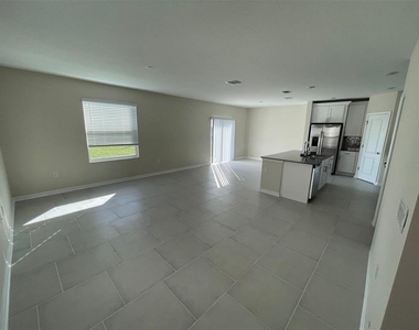 2896 Muller Oak Loop - Photo Thumbnail 3