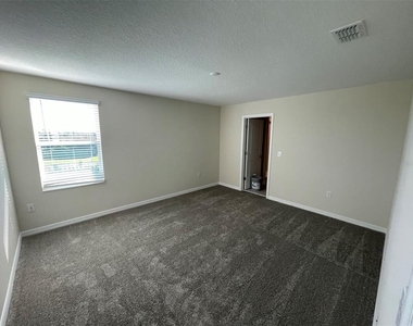 2896 Muller Oak Loop - Photo Thumbnail 9