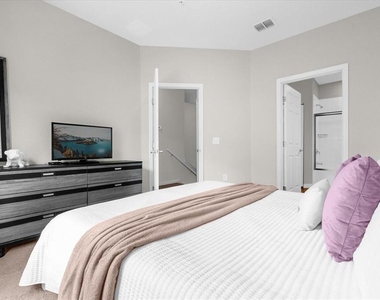 5350 Diplomat Court - Photo Thumbnail 17