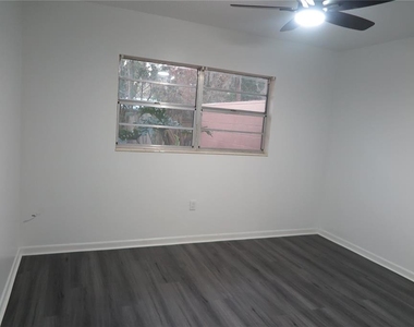 509 Nw 19th Lane - Photo Thumbnail 8