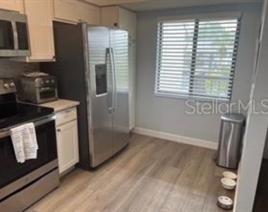 7886 Eagle Creek Drive - Photo Thumbnail 2