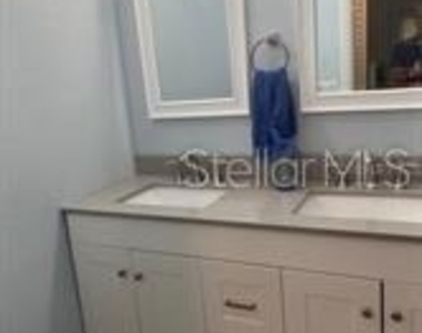 7886 Eagle Creek Drive - Photo Thumbnail 13