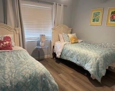 7886 Eagle Creek Drive - Photo Thumbnail 11