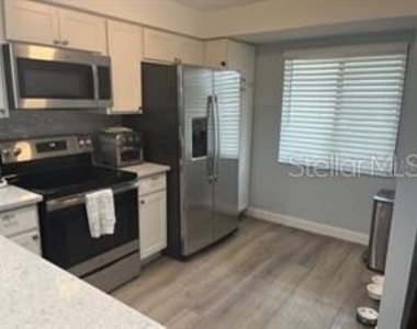 7886 Eagle Creek Drive - Photo Thumbnail 8
