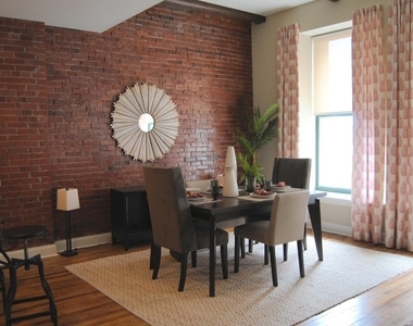 908 Penn Ave - Photo Thumbnail 2