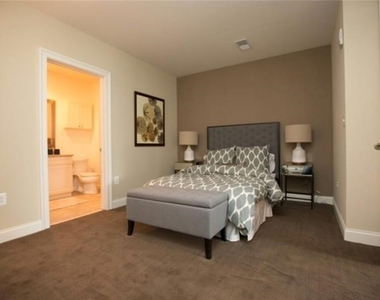 717 Liberty Ave - Photo Thumbnail 5