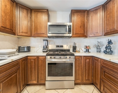 2419 Vegas Valley Drive - Photo Thumbnail 14
