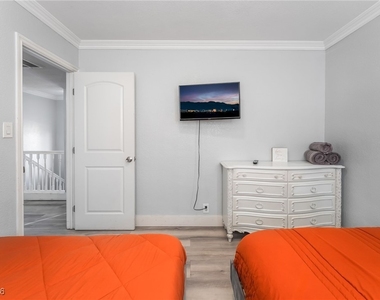 2419 Vegas Valley Drive - Photo Thumbnail 26