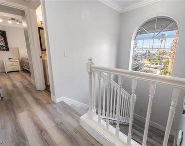 2419 Vegas Valley Drive - Photo Thumbnail 18