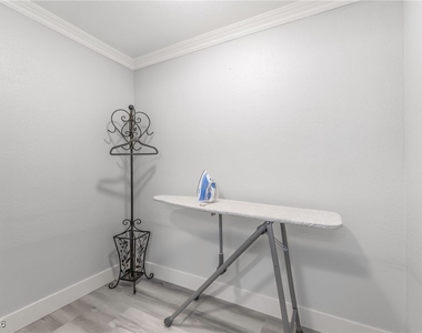 2419 Vegas Valley Drive - Photo Thumbnail 24