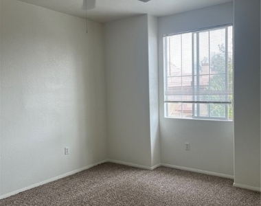 10201 Deerfield Beach Avenue - Photo Thumbnail 17